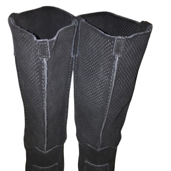 NEW UGG TALL BLACK LEATHER PERFORATED LEATHER BOOT SZ 5 Woman’s or 3.5 big girls - Picture 4 of 10